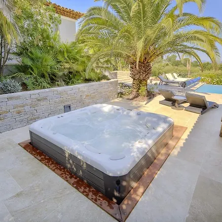 12 Quests Wonderful In Saint-tropez فيلة سان تروبيه
