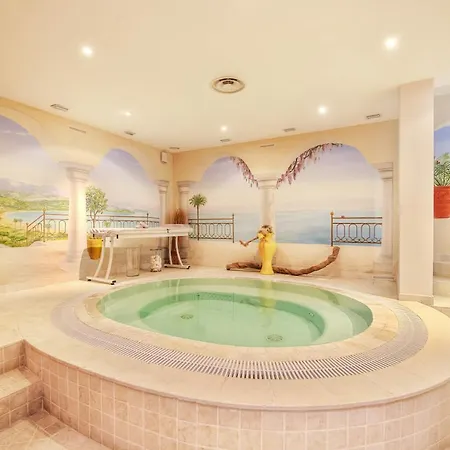 فيلة 12 Quests Wonderful In Saint-tropez سان تروبيه