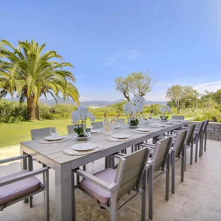 12 Quests Wonderful In Saint-tropez فيلة